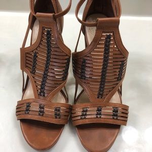 ⭐️VINCE CAMUTO HEELS⭐️ | Size 6.5